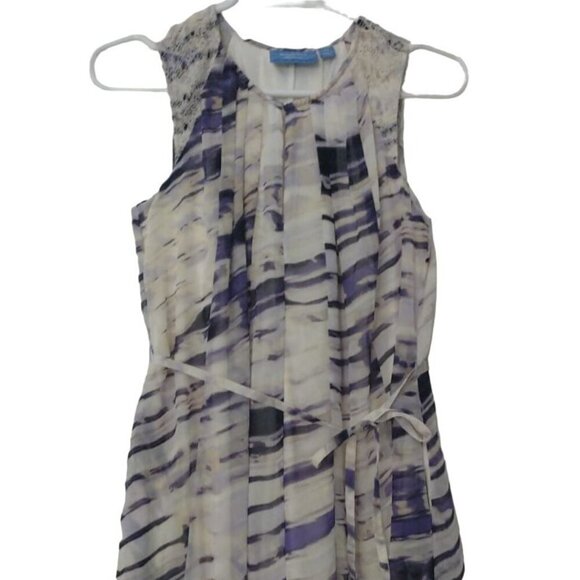 Simply Vera Vera Wang Sleeveless Pleated Dress With Lace Detail & Abstract Print - Picture 5 of 8